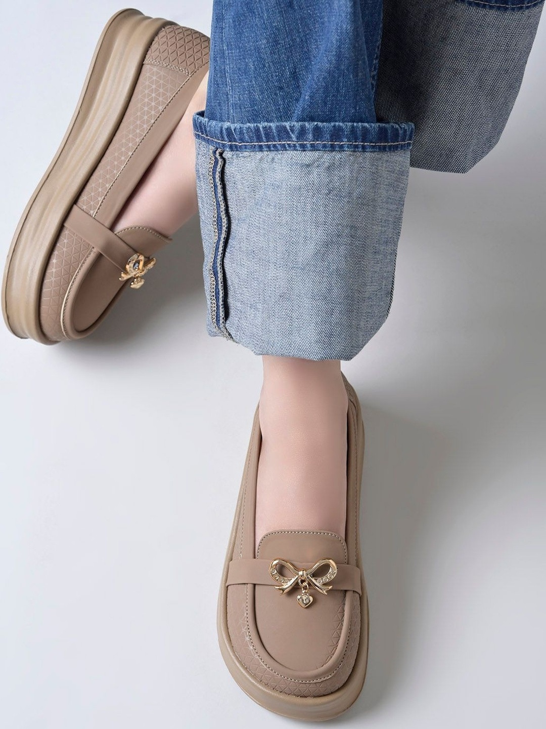 Shoetopia Women Textured Loafers