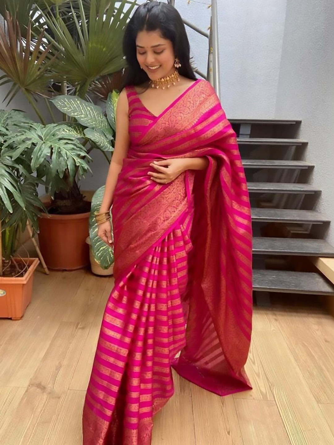 Urban Pallu Woven Design Zari Silk Blend fwd Saree