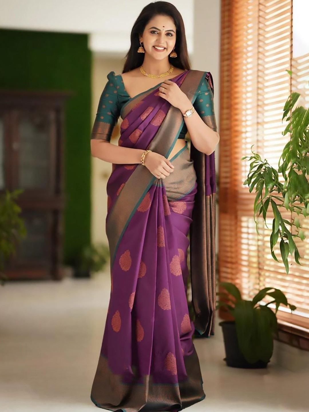 Urban Pallu Woven Design Zari Silk Blend Handloom fwd Saree