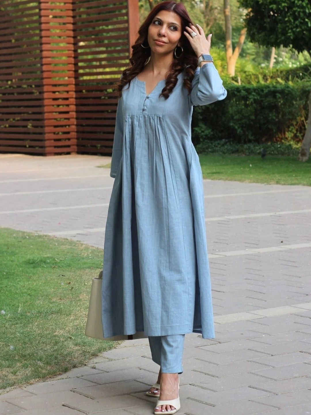 LAHER FASHION Women Pleated Kurta with Trousers