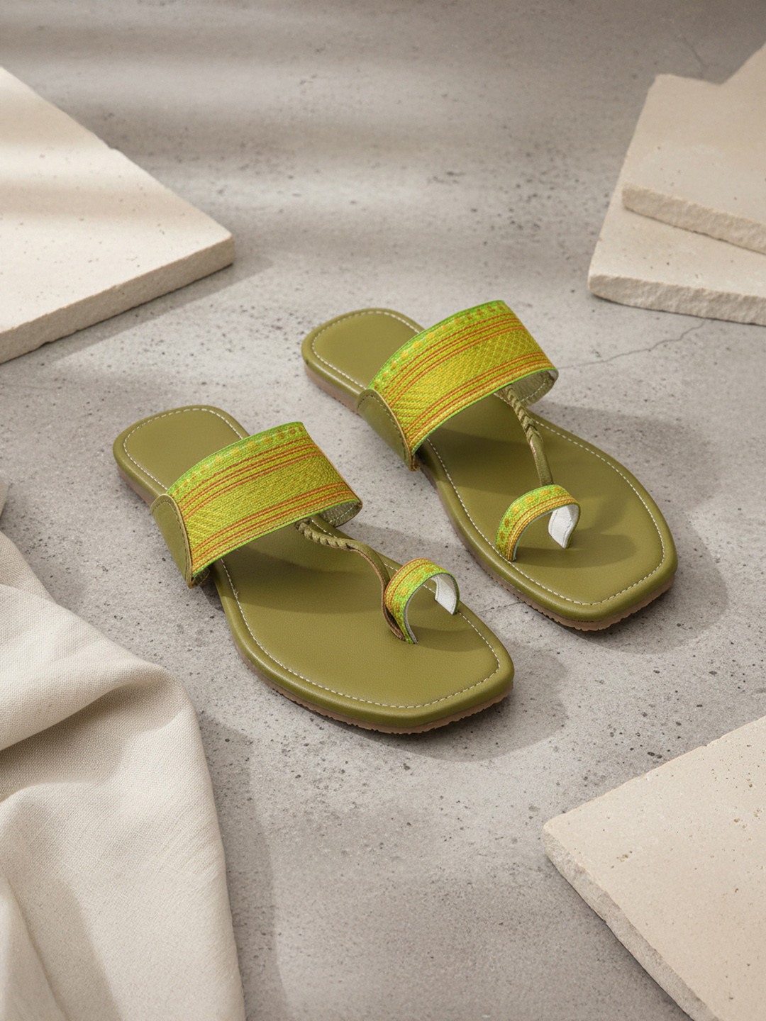 House of Pataudi Verdant Women Leather One Toe Kolhapuri Flats