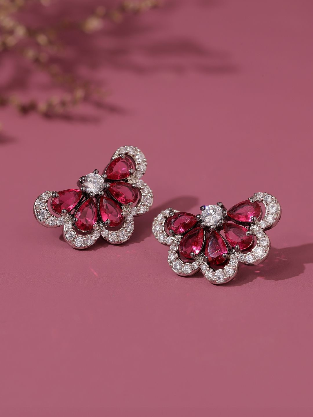 Royal Romance Ayiana Black Stud Earrings