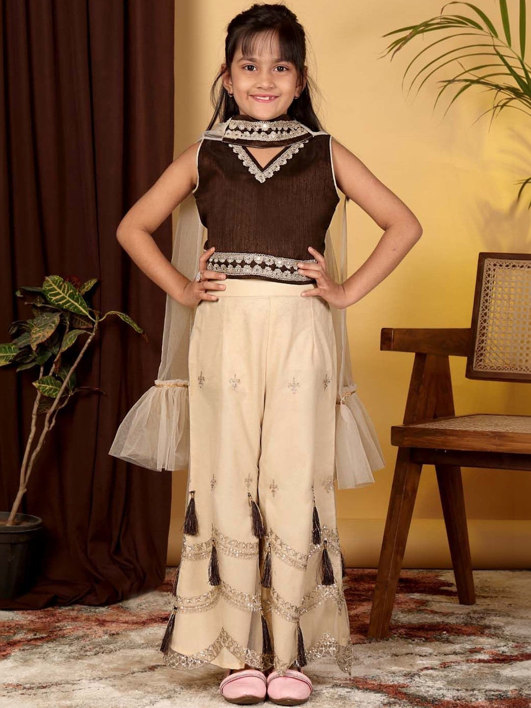 satyamfab Girls Ethnic Motifs Embroidered Regular Thread Work Kurti with Palazzos & With Dupatta