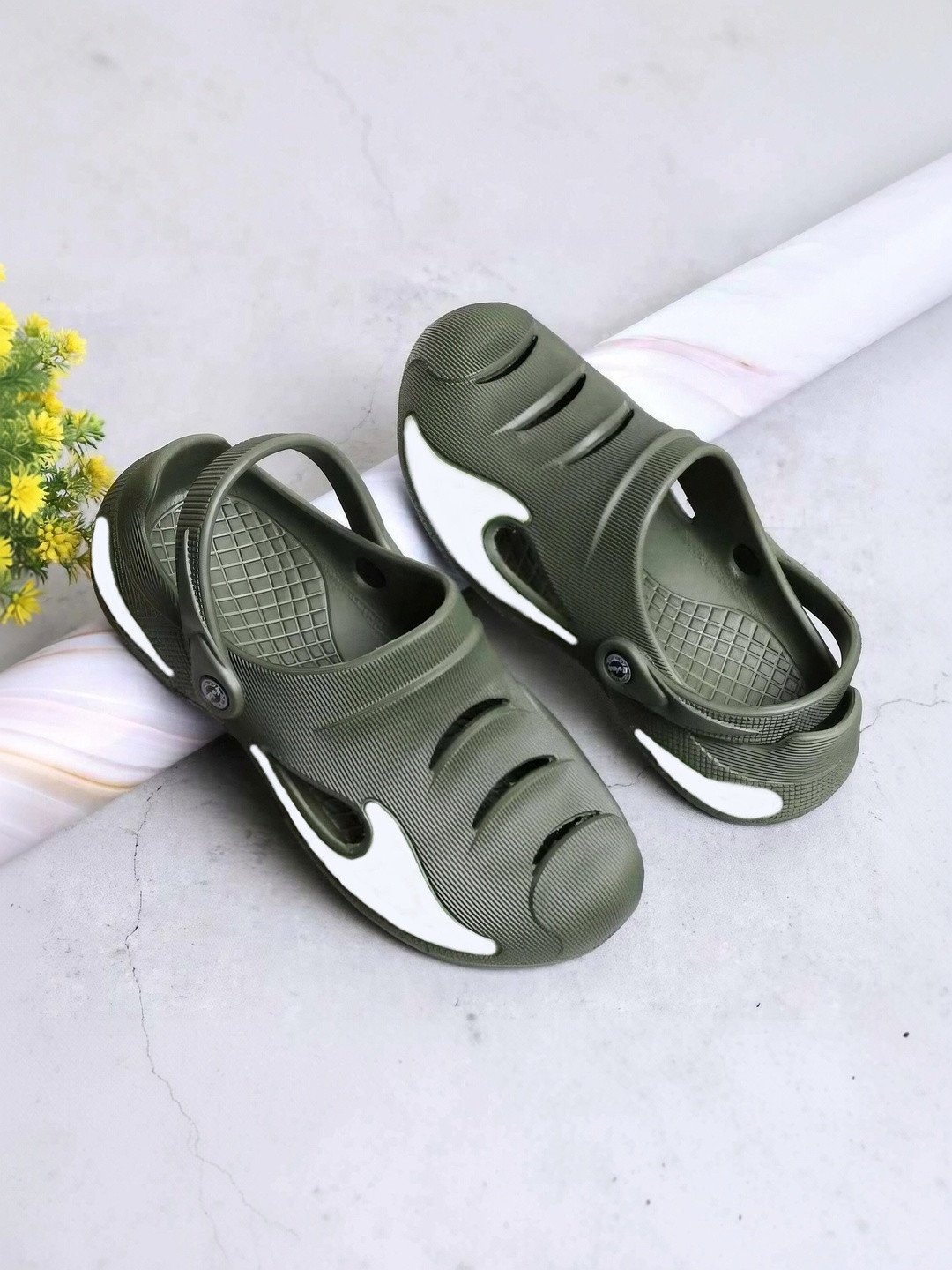KNIEVL Men Clogs Sandals