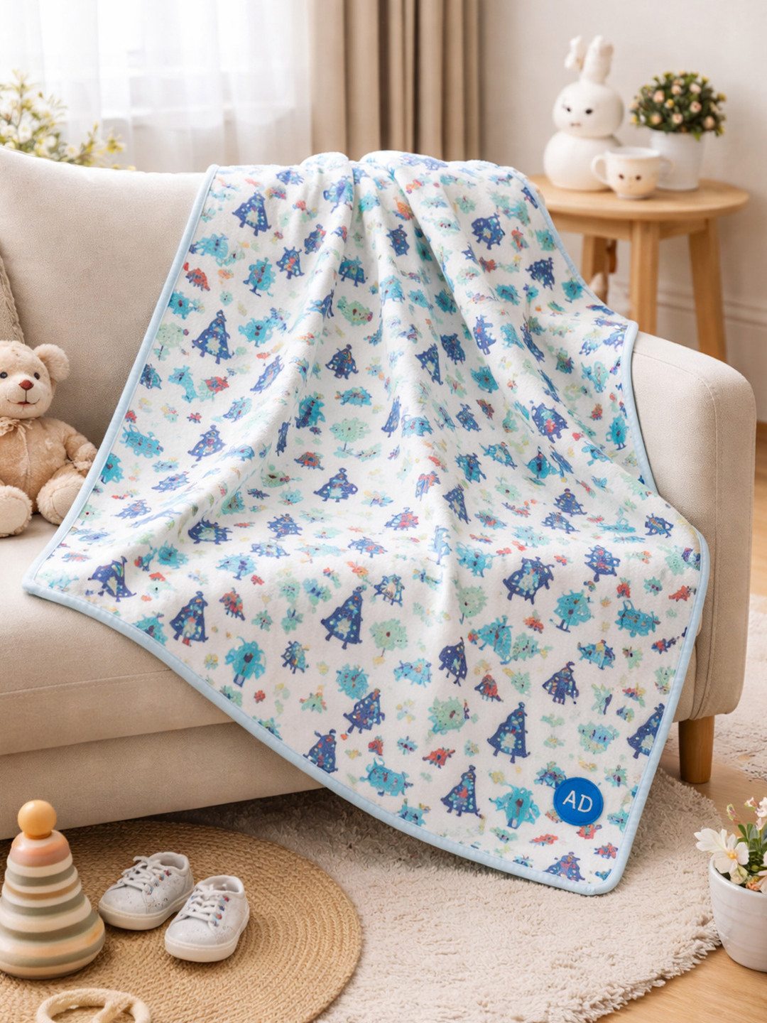 MeeMee White & Blue Cartoon Characters Mild Winter 300 GSM Single Bed Blanket