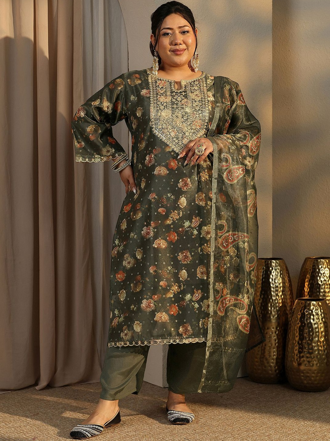 Extra Love By Libas Plus Size Women Floral Printed Kurta with Trousers & With Dupatta