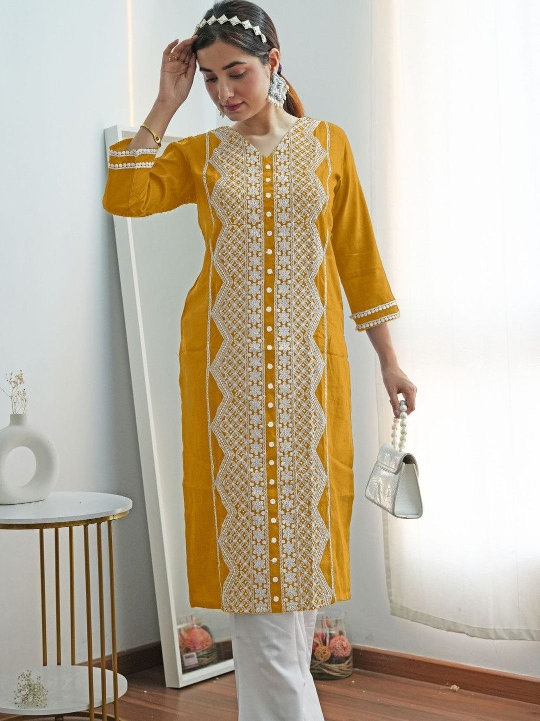 Youthnic Women Ethnic Motifs Chikankari Kurta