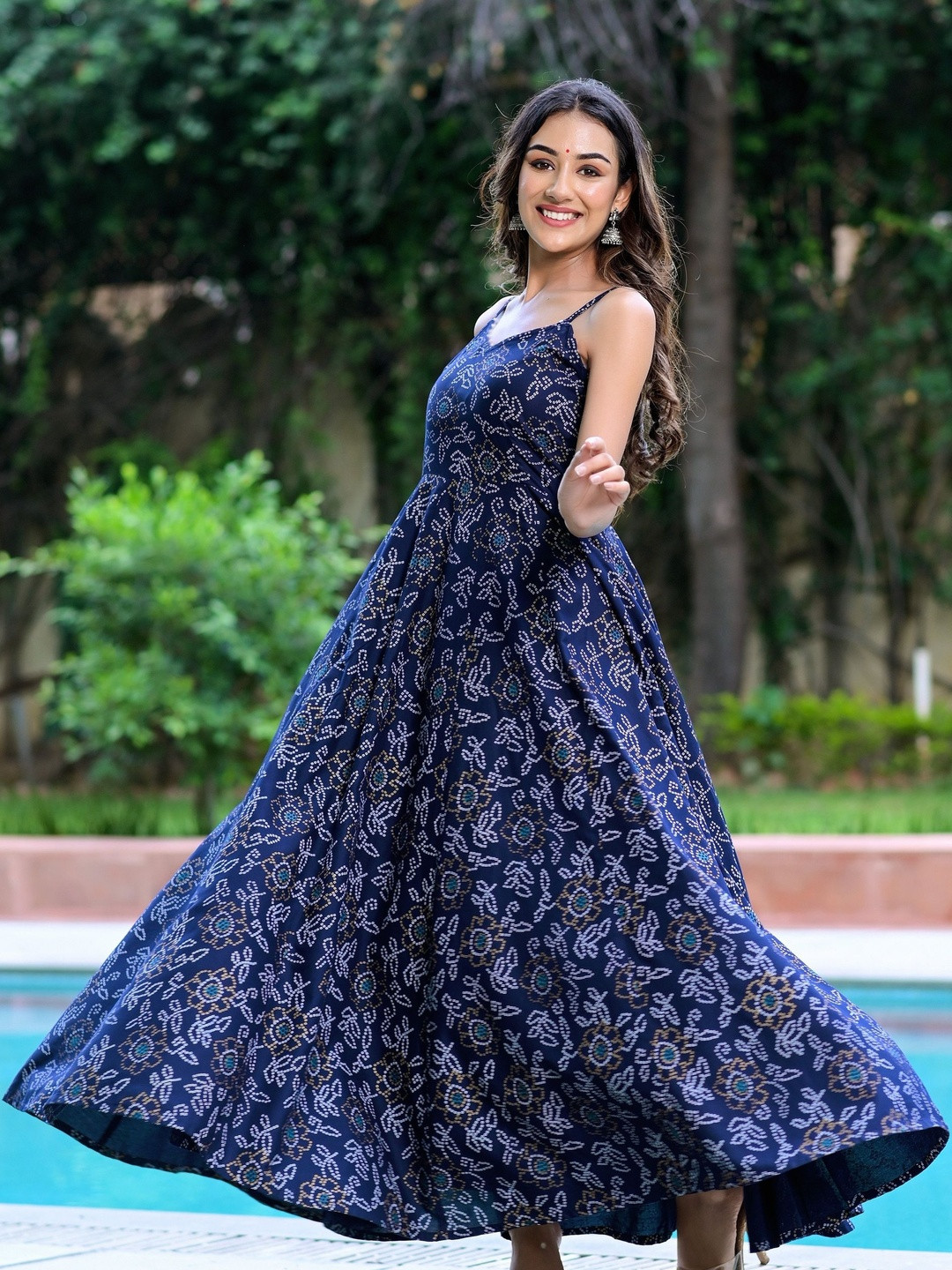 Demirner Women Floral Printed Thread Work Anarkali Kurta
