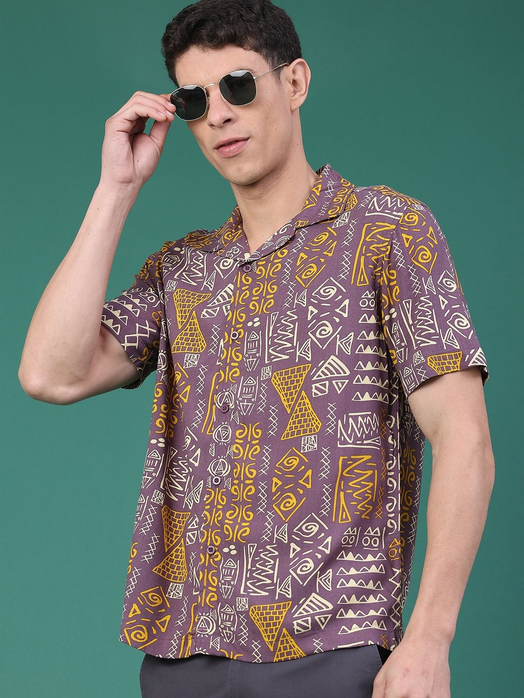 Mauve Abstract Regular Fit Casual Shirt