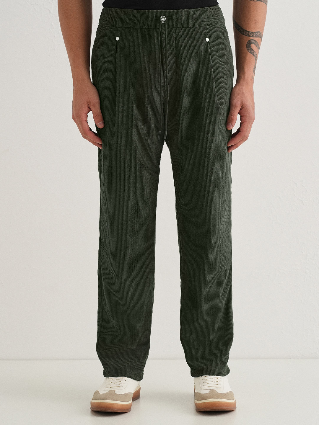 Banana Club Men Green Relaxed Fit Mid-Rise Corduroy Pleated Drawstring Trousers