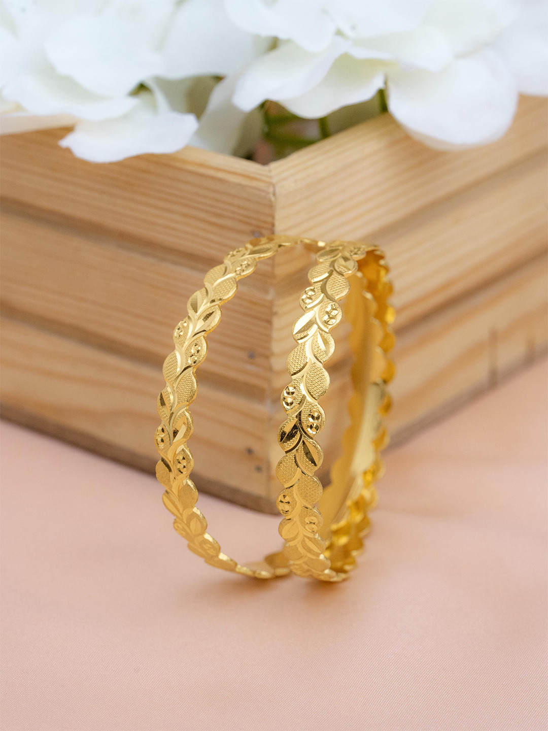 Zeraki Jewels Set Of 2 Textured Gold-Plated Bangles