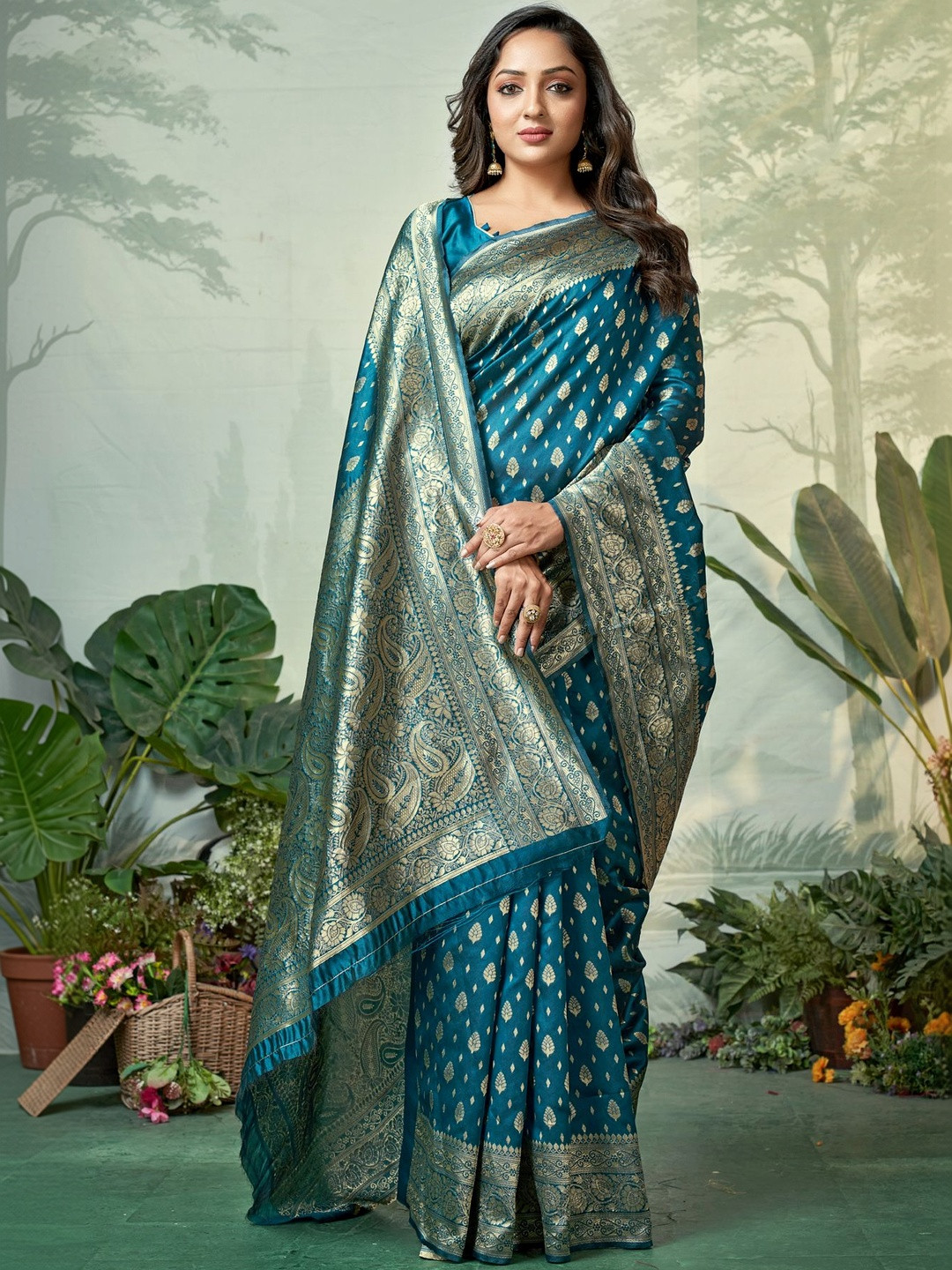 SURUKH Paisley Zari Silk Blend Heavy Work Banarasi Saree