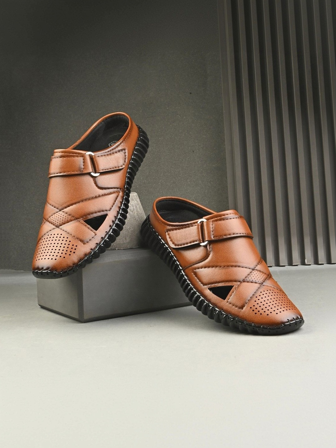 KASTAVA Men Perforations Mules