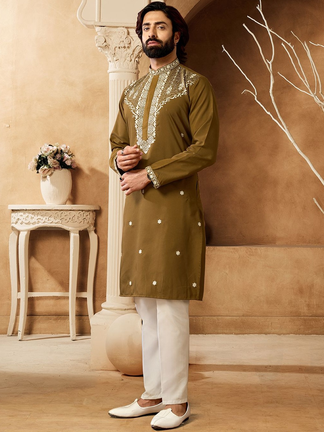 INDIROOP Men Ethnic Motifs Embroidered Regular Thread Work Kurta with Pyjamas