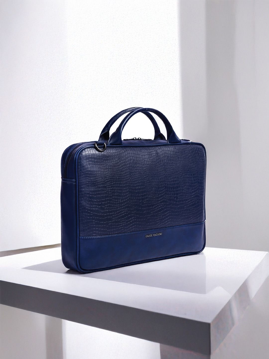 Gauge Machine Men Textured PU Laptop Bag