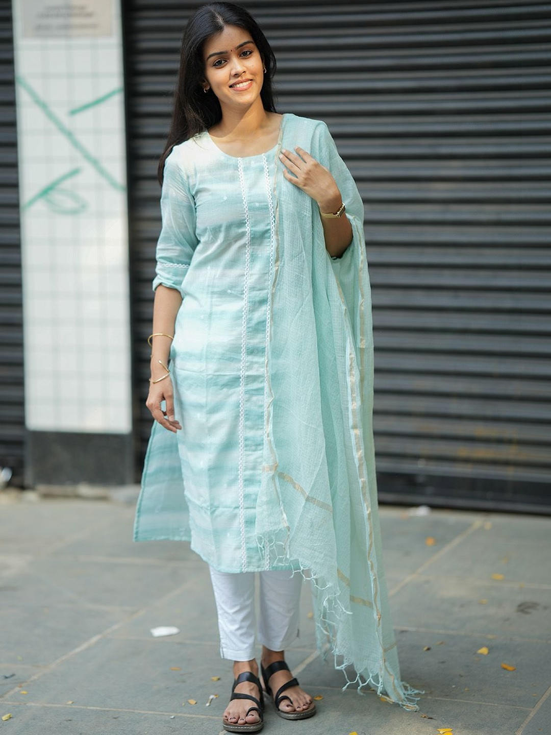 Vastara the Label Women Dyed Regular Pure Cotton Kurta with Trousers & With Dupatta