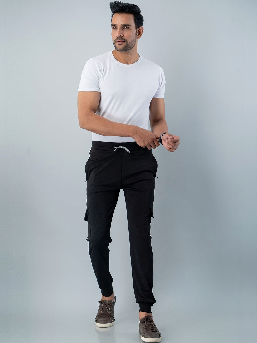 9LKHA Men Mid-Rise Cargos