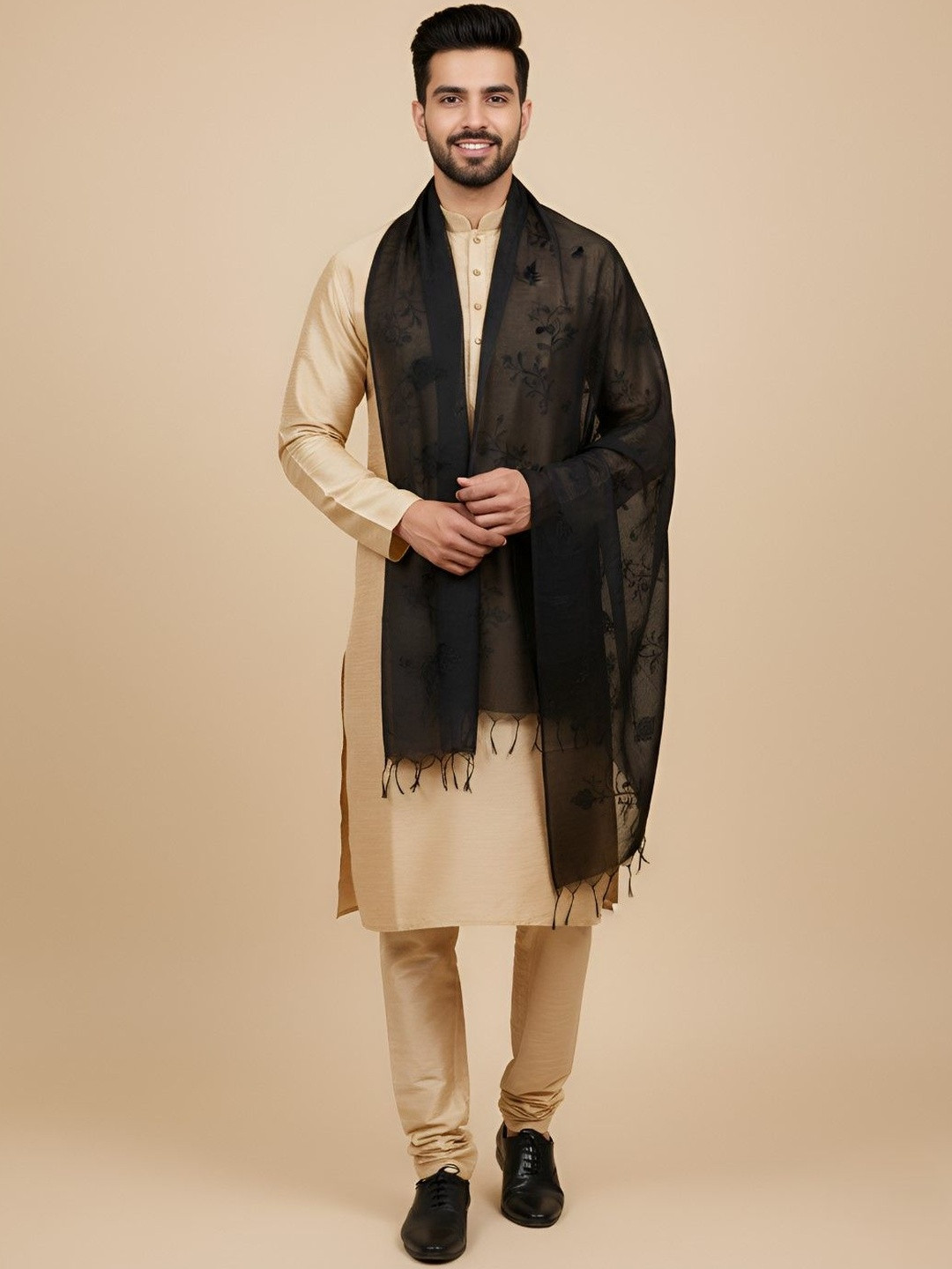 MUFFLY Men Embroidered Dupatta with Thread Work