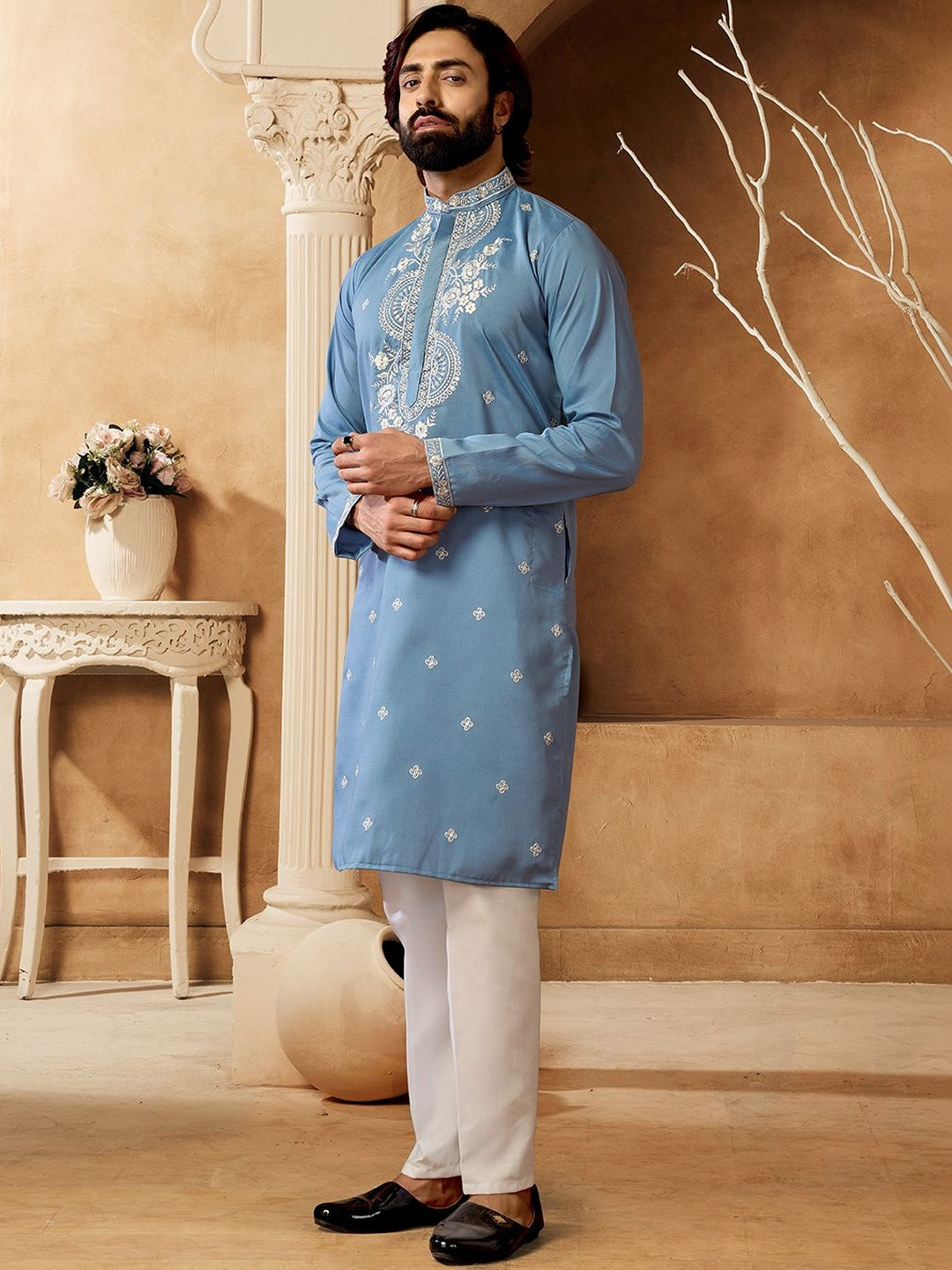 INDIROOP Men Ethnic Motifs Embroidered Regular Thread Work Kurta with Trousers