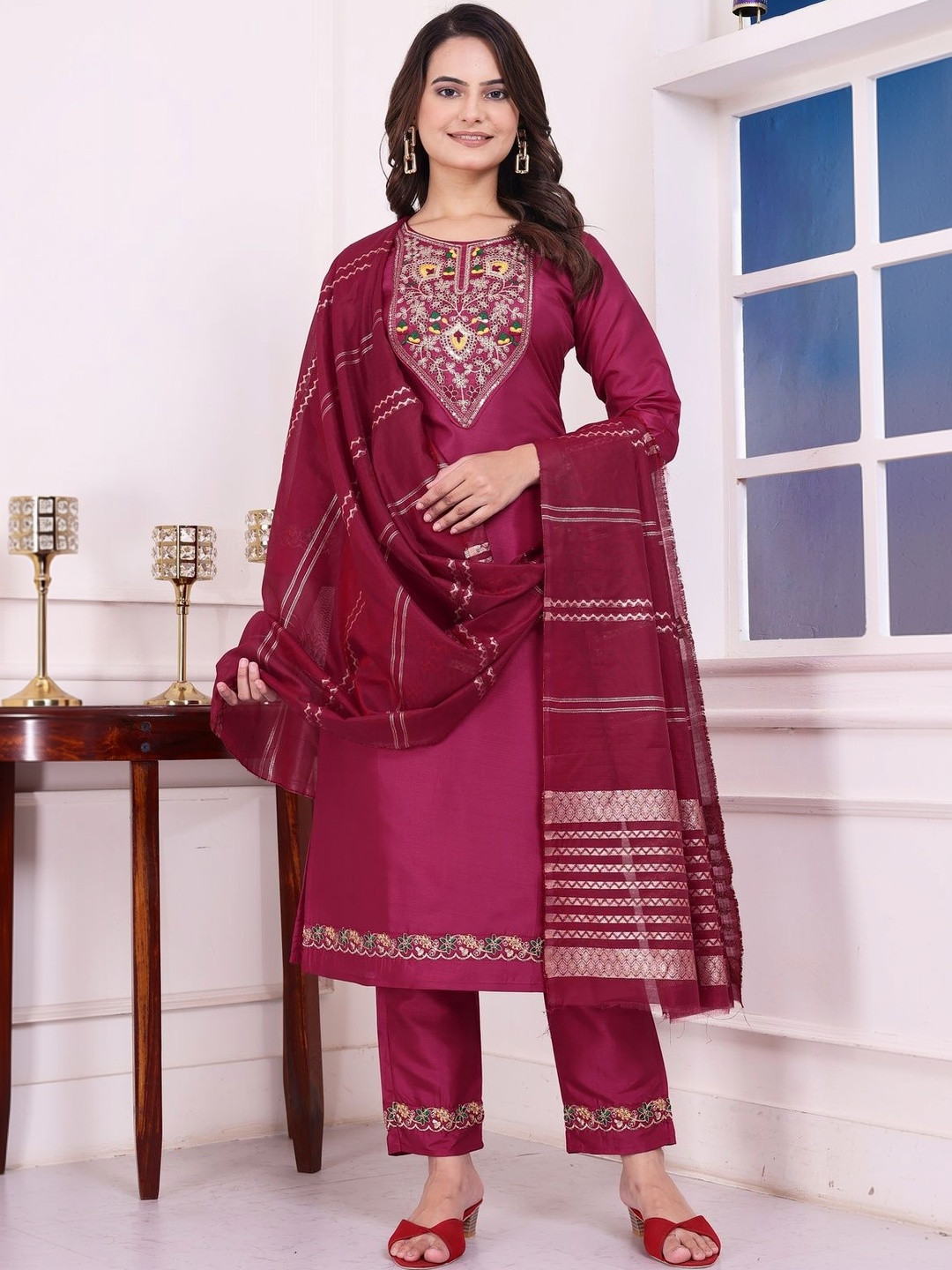 Klotden Women Ethnic Motifs Embroidered Thread Work Kurta with Trousers & With Dupatta