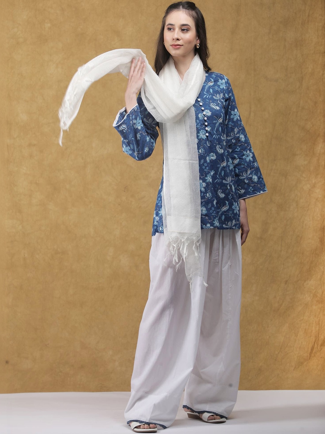 SilaiGulai Women Floral Printed Regular Pure Cotton Kurti with Palazzos & With Dupatta
