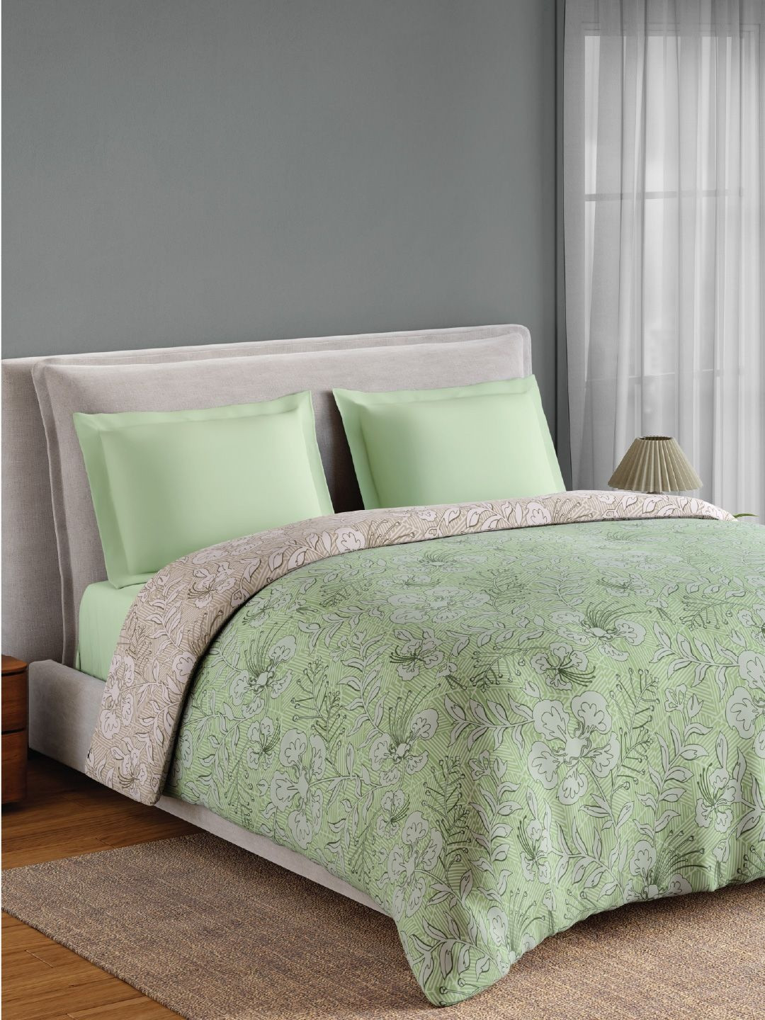 SPACES Green & Green Floral AC Room 150 GSM Quilt