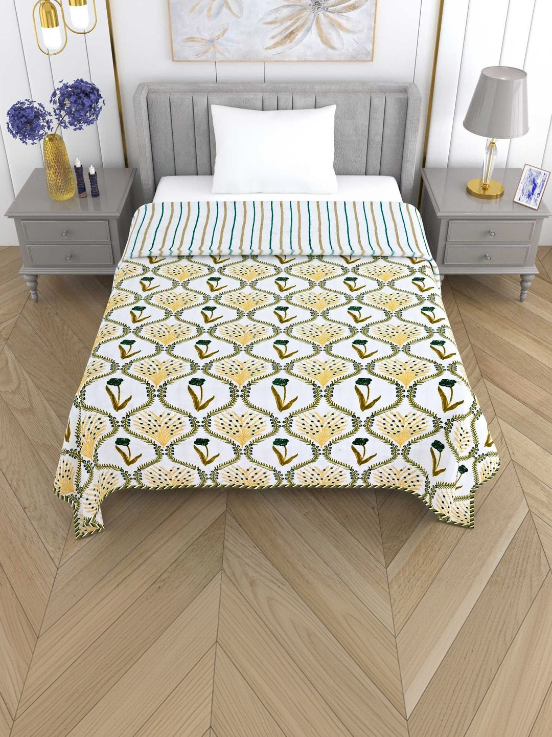 MAFATLAL Yellow & White Floral AC Room 300 GSM Dohar