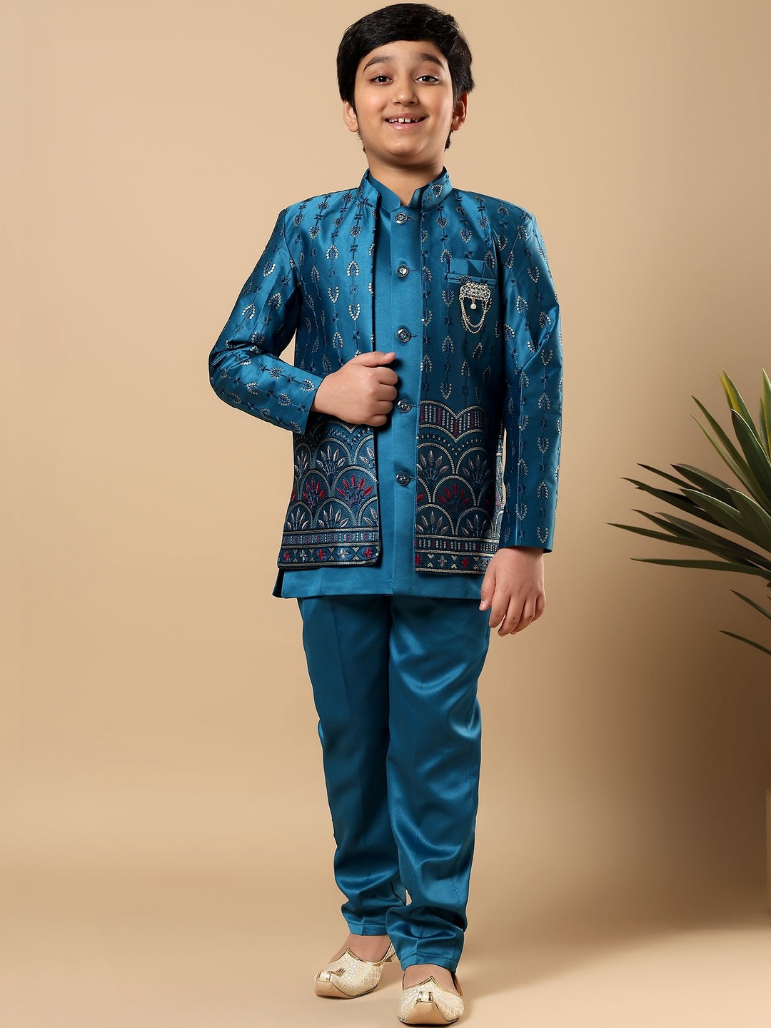 BT DEZINES Boys Embroidered Mandarin Collar Satin Sherwani