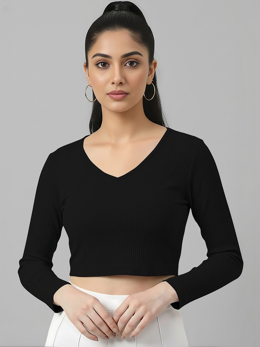 Navyankaa Crop Top