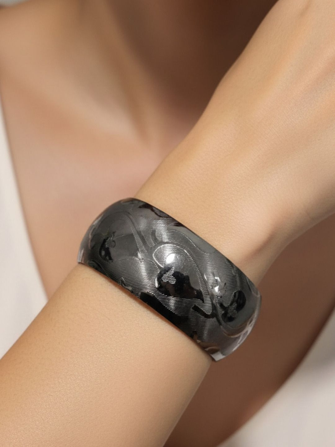 Nui Women Cuff Bracelet
