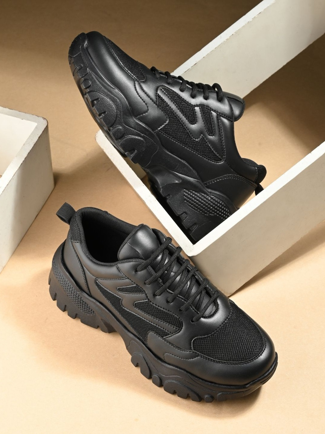 The Roadster Lifestyle Co Women Synthetic Round Toe Lace-Ups Sneakers