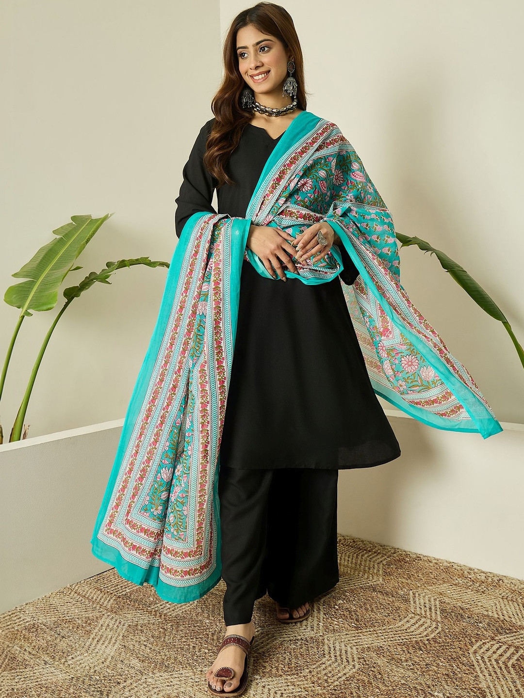 InWeave Women Floral Regular Kurta with Palazzos & With Dupatta