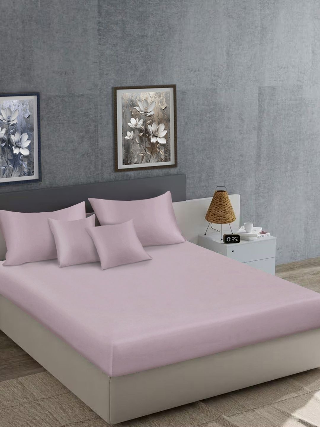 Myntra Elegant Homes Flat 400 TC Super King Bedsheet With 2 Pillow Cover & 2 Cushion Cover