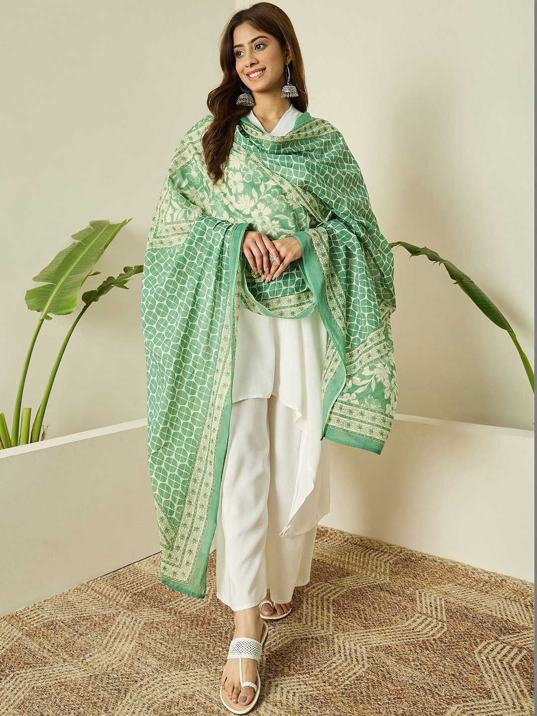 InWeave Women Ethnic Motifs Regular Kurta with Trousers & With Dupatta