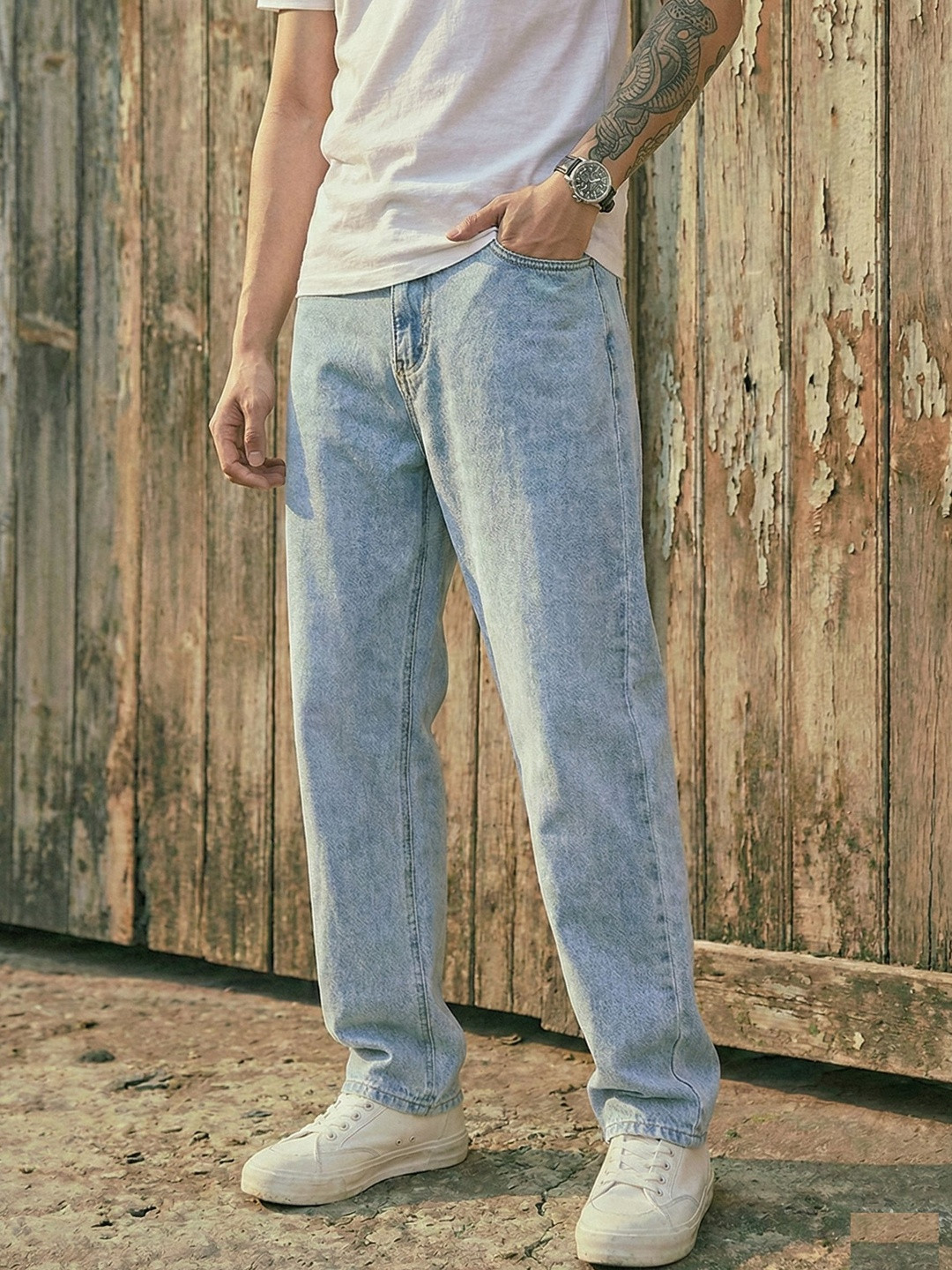 Rend Men Relaxed Fit Mid-Rise Light Fade Jeans
