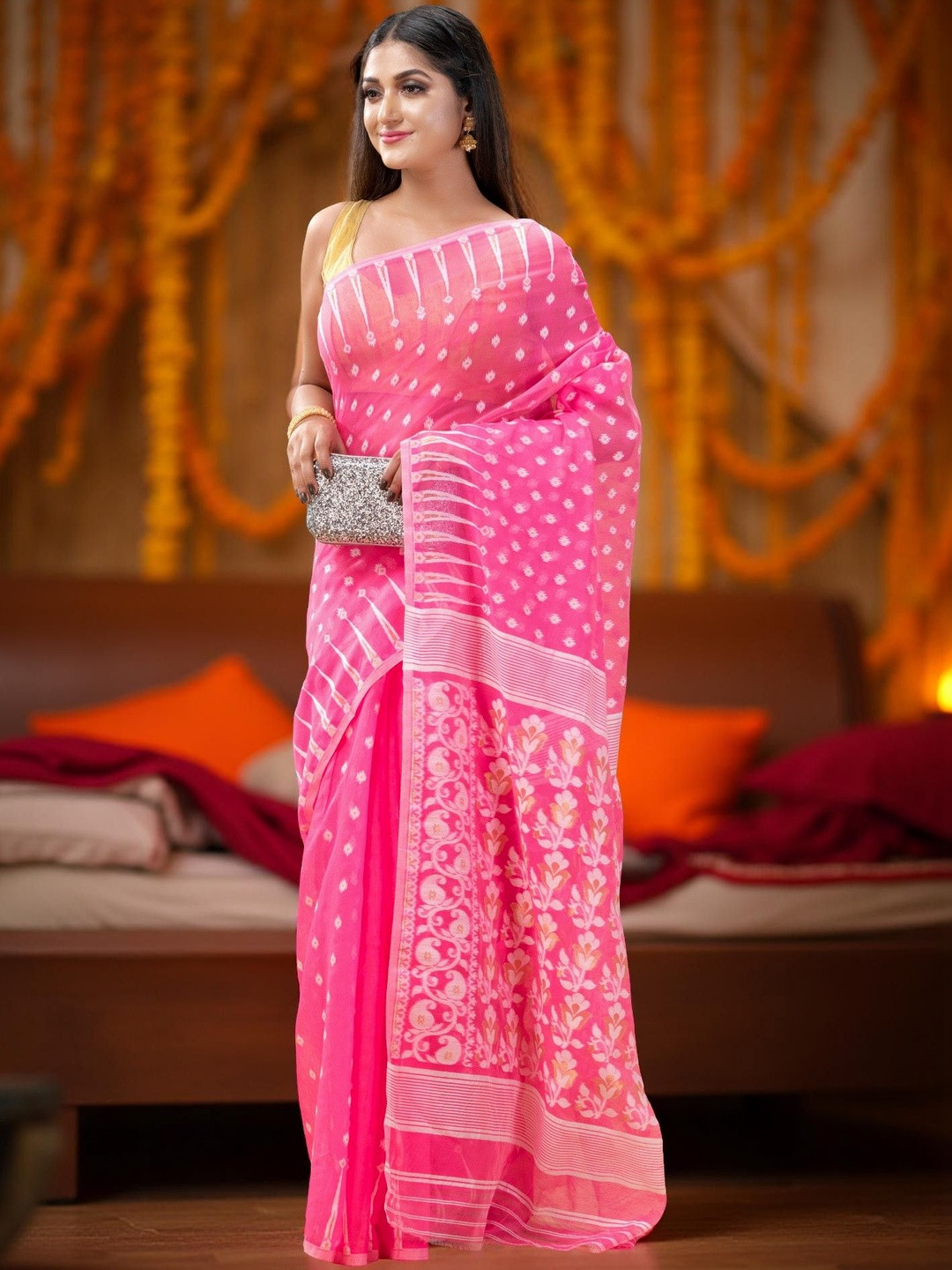 DESH BIDESH Floral Pure Cotton Jamdani Saree
