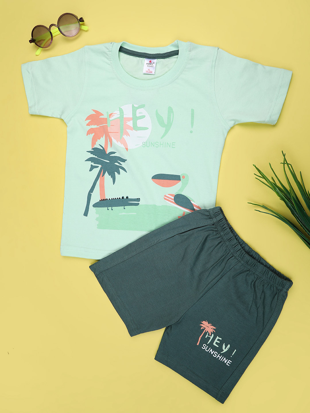 V-Mart Boys Printed T-shirt with Shorts