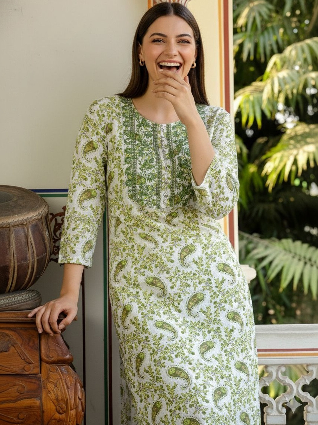 Pjyot by surhi Women Floral Embroidered Thread Work Kurta