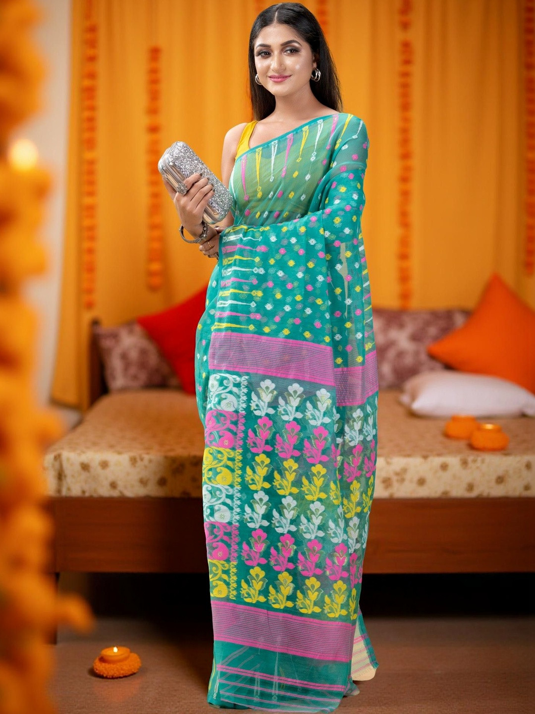 DESH BIDESH Floral Pure Cotton Jamdani Saree