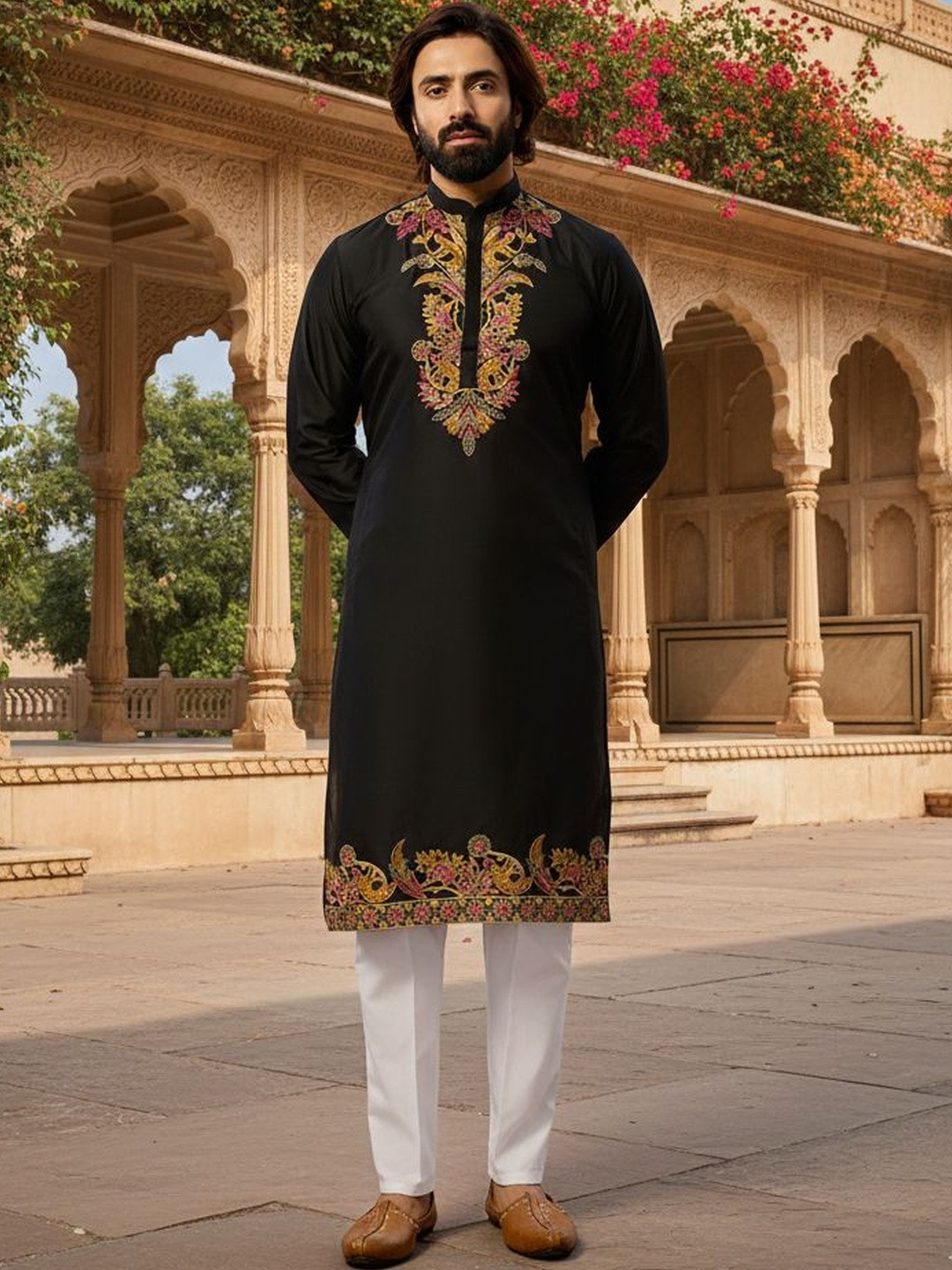 INDIROOP Men Ethnic Motifs Embroidered Regular Thread Work Kurta with Pyjamas