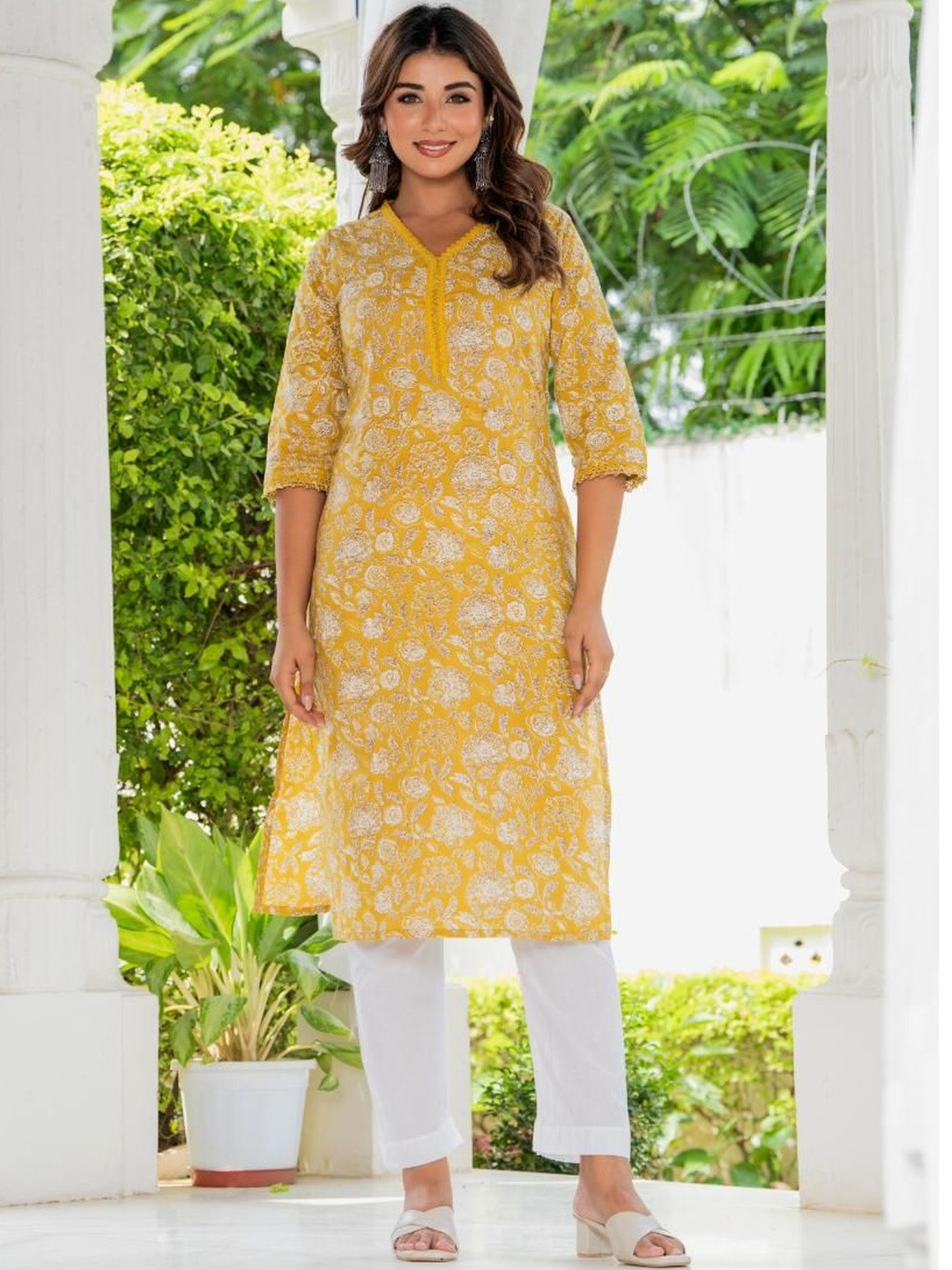 lavandis Floral Printed V-Neck Pure Cotton Blend Kurti