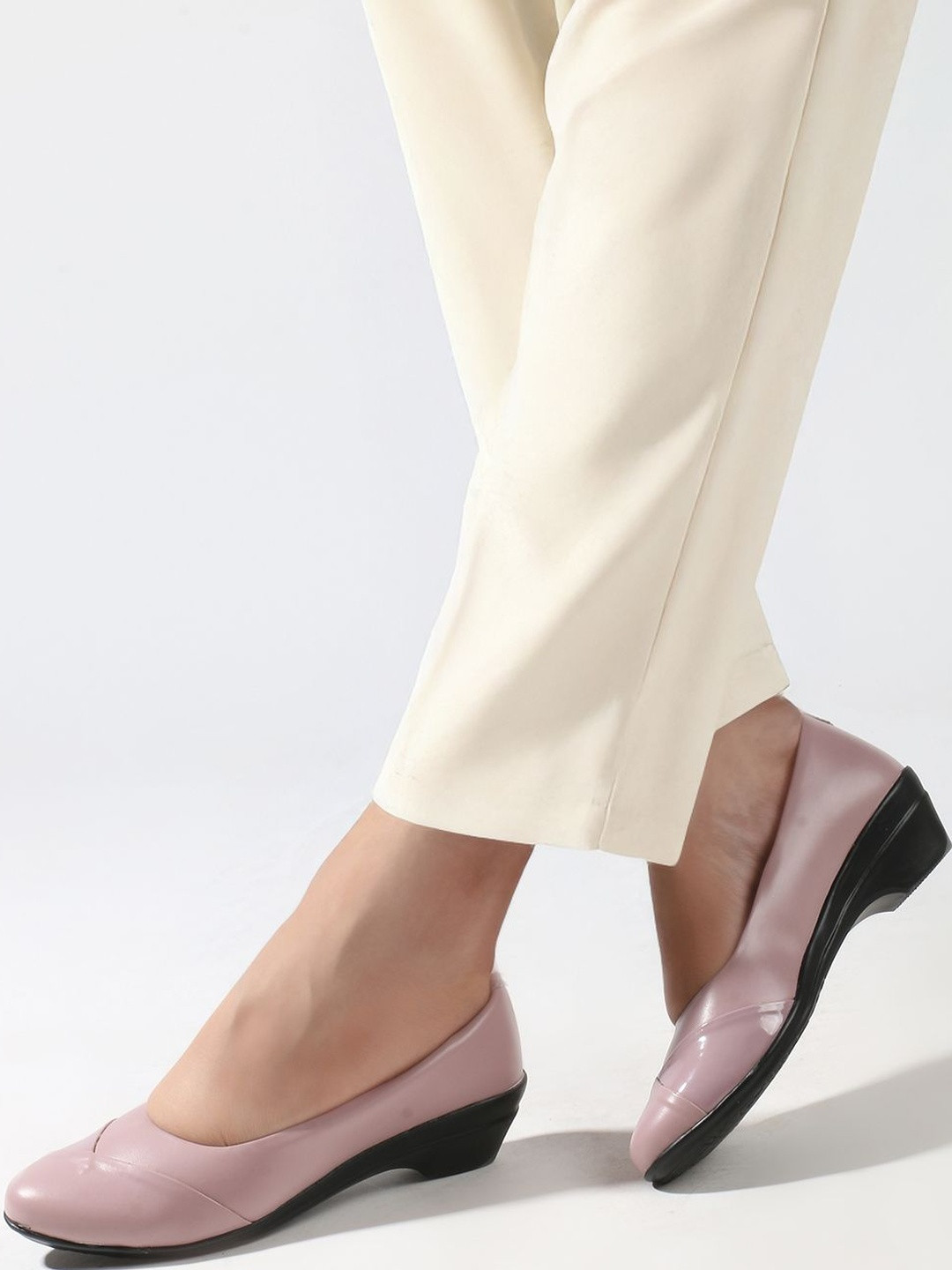 TRIKSY Women Pointed Toe Slip-On Ballerinas