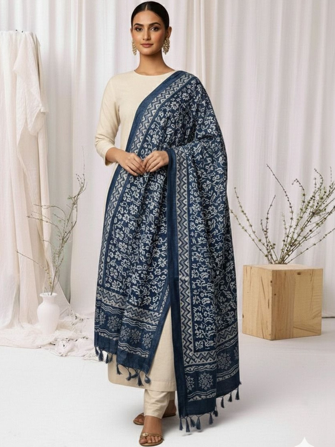YUGAVEERAA Printed Block Print Dupatta