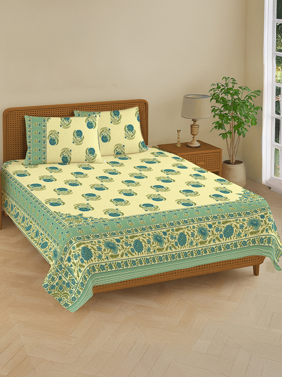 Green & White Floral Pure Cotton 240 Tc Double King Bedsheet Set