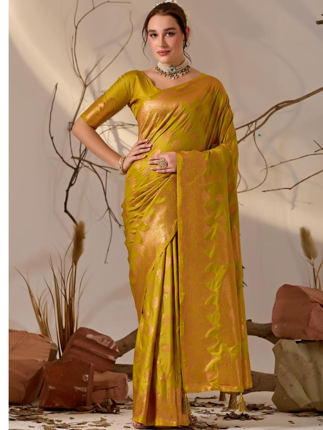 Kathavastra Woven Design Zari Art Silk Banarasi Saree