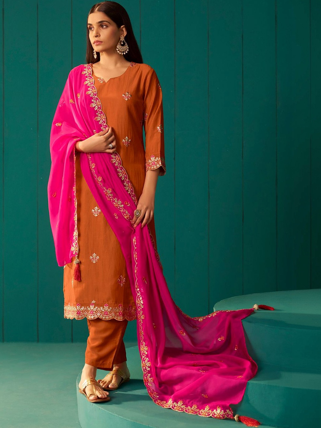 DRESOUL Women Ethnic Motifs Embroidered Regular Thread Work Kurta with Trousers & With Dupatta