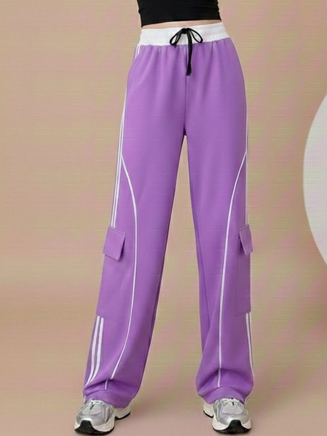 FELLAMO Women Colourblocked Comfort Loose Fit High-Rise Easy Wash Cargos Trousers