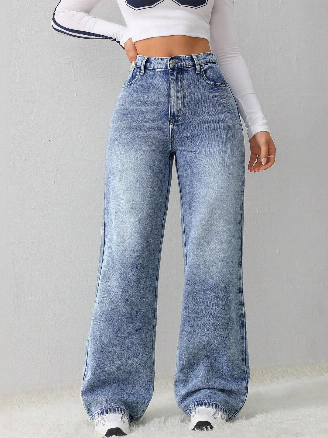 DENIMLOOK Women Flared High-Rise Light Fade Stretchable Jeans