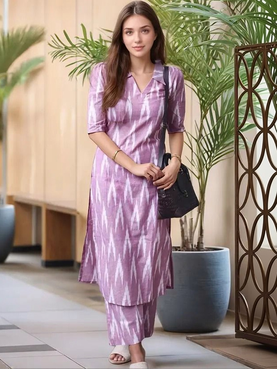 THEOMFAB Women Printed Regular Kurta with Trousers