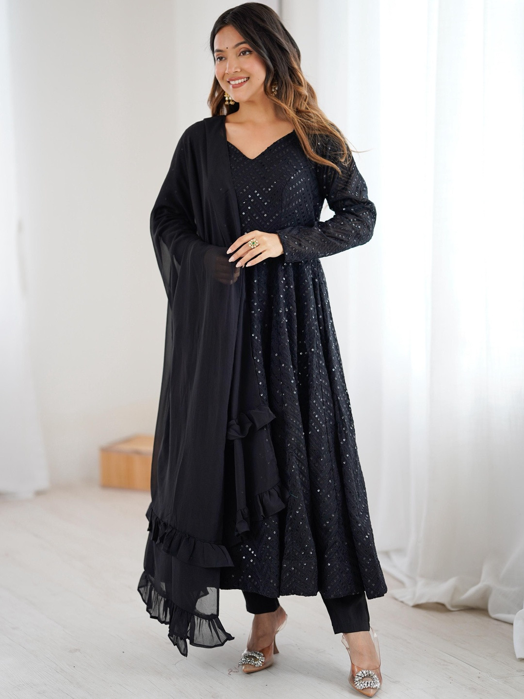 LEGENDBRITY Women Ethnic Motifs Embroidered Panelled Sequinned Kurta with Trousers & With Dupatta